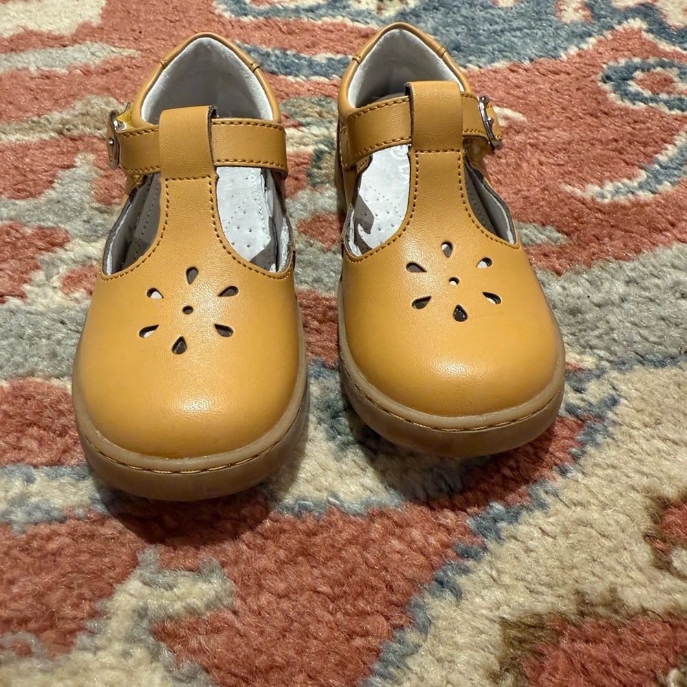 L’Amour Girls Toddler Shoes, size 9